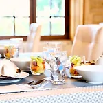 Hotel Chateau Du Bu 4*
