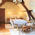 Hotel Chateau Du Bu 4*