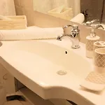 Hotel Chateau Du Bu 4*