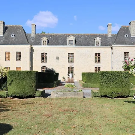 Hotel Chateau Du Bu 4*