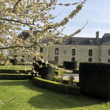 Otel Chateau Du Bu 4*