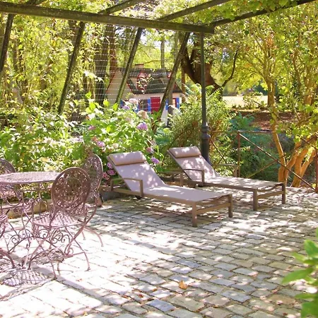 Chateau Du Bu 4*