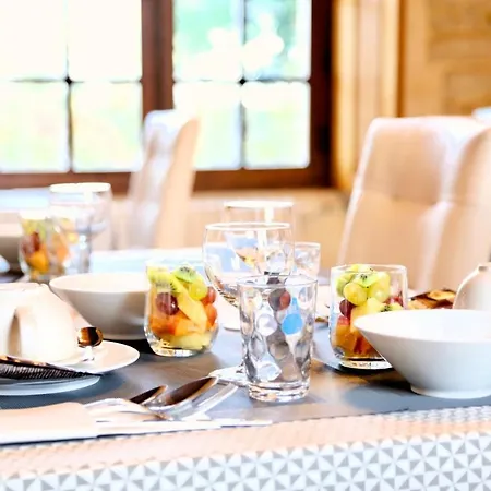 Hotel Chateau Du Bu 4*