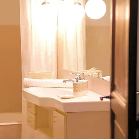 Chateau Du Bu ホテル 4*