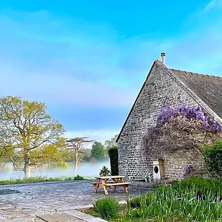 Chateau Du Bu ホテル 4*