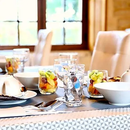 Chateau Du Bu ホテル 4*