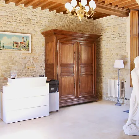 Chateau Du Bu Hotel 4*