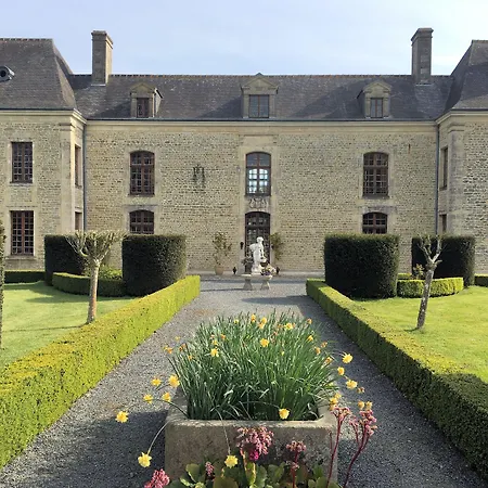 Chateau Du Bu Hotel
