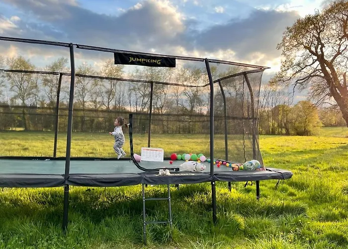 Chateau Du Bu מלון 4*